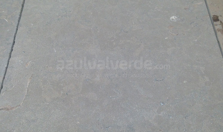 new-valverde-limestone-sandblasted-brushed